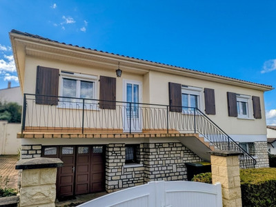 French property for sale in Ruffec, Charente - €152,000 - photo 1