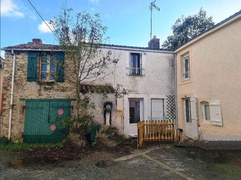 Maison à vendre à Chantonnay, Vendée - 99 000 € - photo 1