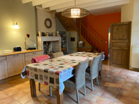 Maison à vendre à Mortagne-sur-Gironde, Charente-Maritime - 287.830 € - photo 7