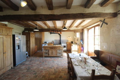 French property for sale in Charnizay, Indre-et-Loire - €371,000 - photo 2