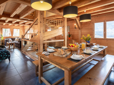 Superbly located 5 bed chalet and adjoining 2 bed chalet with glorious south-facing views over Samoëns.
