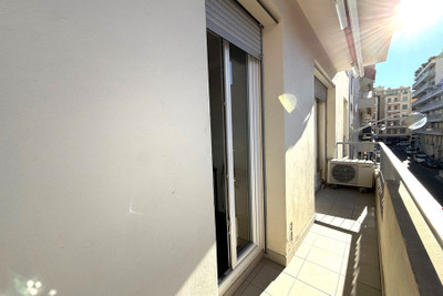 French property for sale in Nice, Alpes-Maritimes - €319,000 - photo 6