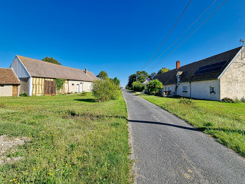 French property for sale in Montargis, Loiret - €478,723 - photo 2