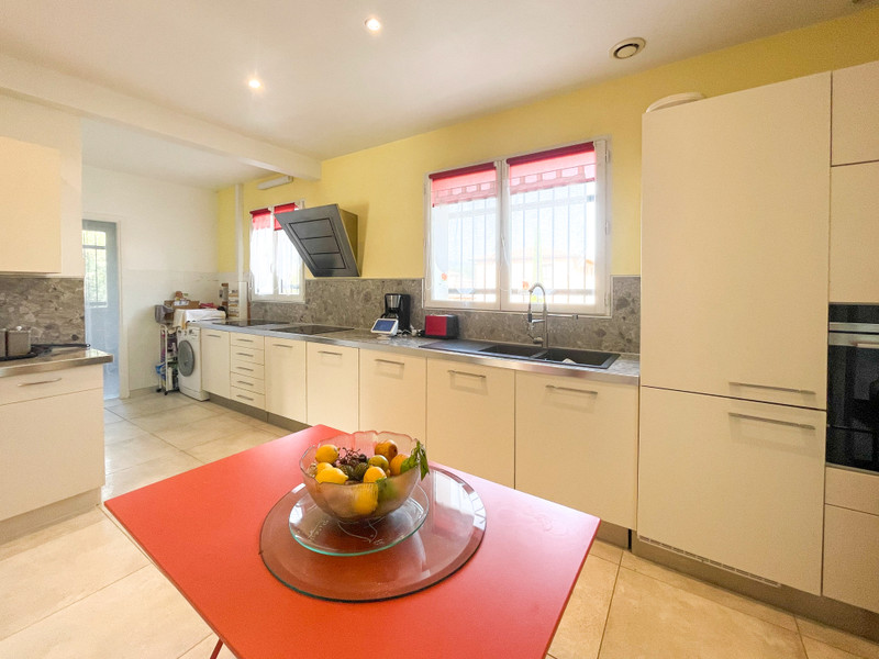 French property for sale in Montauroux, Var - €675,000 - photo 5