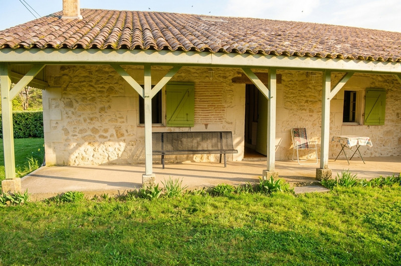 French property for sale in Virazeil, Lot-et-Garonne - €340,000 - photo 2