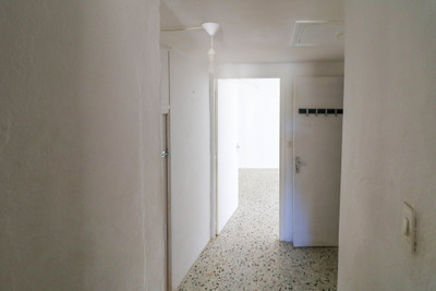 French property for sale in Saint-Maximin, Gard - €115,000 - photo 5