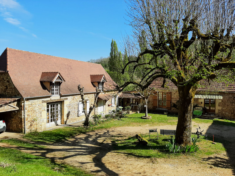 French property for sale in Le Bugue, Dordogne - &#8364;499,900 - photo 3