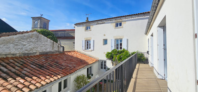 Maison à vendre à Fontenay-le-Comte, Vendée, Pays de la Loire, avec Leggett Immobilier