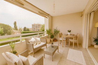 French property for sale in Le Cannet, Alpes-Maritimes - €449,000 - photo 1