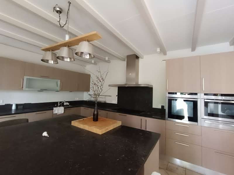 French property for sale in Saint-Denis-de-Pile, Gironde - €446,500 - photo 2