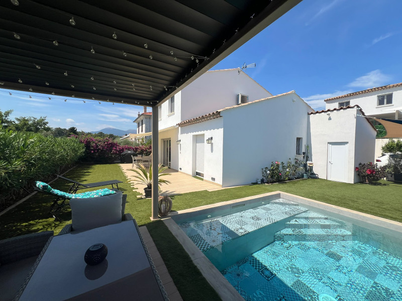 French property for sale in Villeneuve-Loubet, Alpes-Maritimes - €895,000 - photo 1