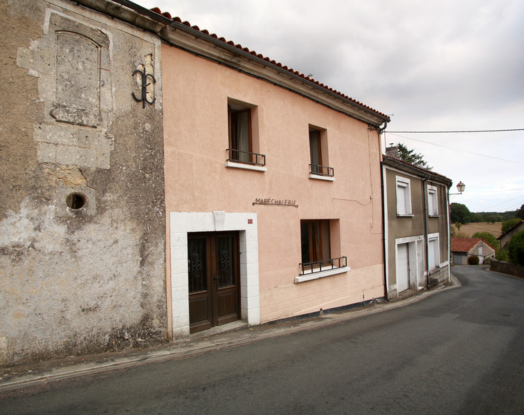 Vente Maison 118m² 4 Pièces à Mareuil en Périgord (24340) - Leggett Immobilier