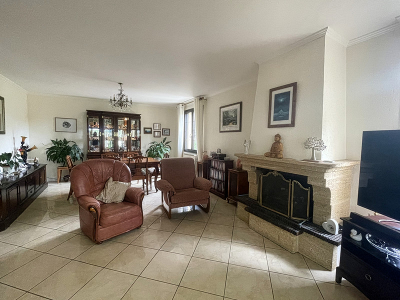 French property for sale in Brillac, Charente - €283,550 - photo 2