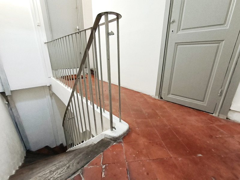 French property for sale in Avignon, Vaucluse - €185,000 - photo 4