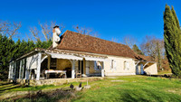 Terrace for sale in Eyraud-Crempse-Maurens Dordogne Aquitaine