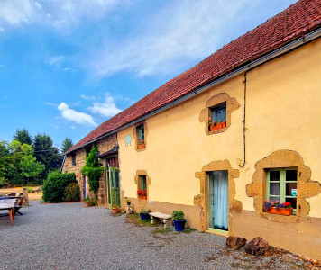 French property for sale in Pionsat, Puy-de-Dôme - €349,000 - photo 1