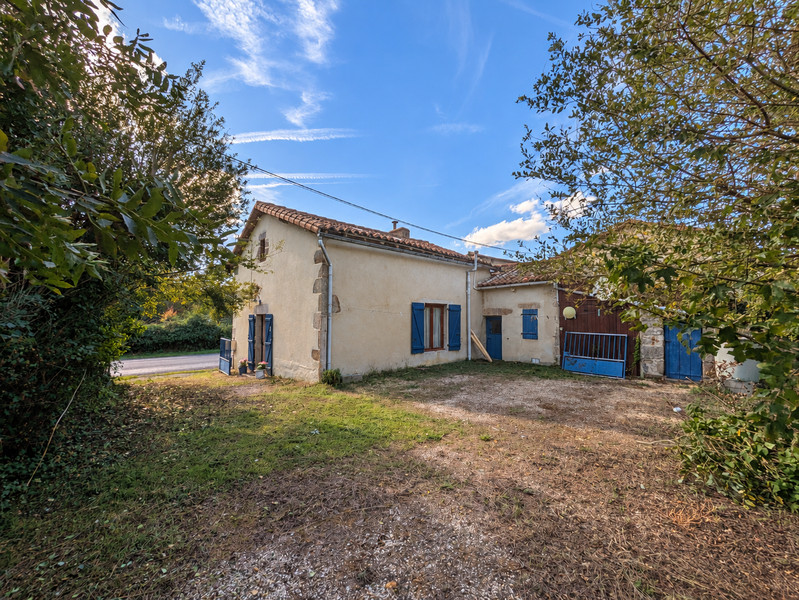French property for sale in Ménigoute, Deux-Sèvres - €66,600 - photo 4