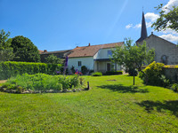 Maison à vendre à Vernusse, Allier - 197.000 € - photo 2