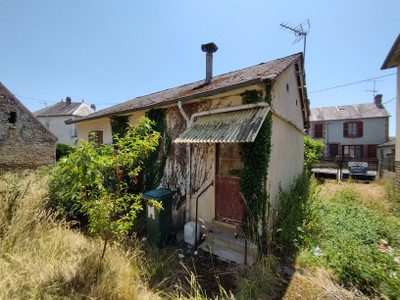 French property for sale in Chaillac, Indre - €32,600 - photo 2