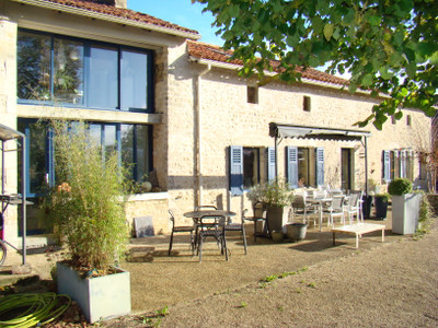 Maison à vendre à Sommières-du-Clain, Vienne, Poitou-Charentes, avec Leggett Immobilier