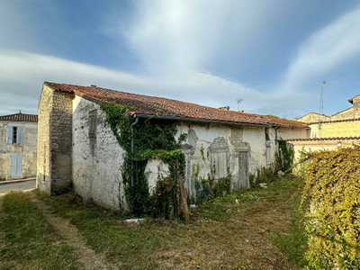 French property for sale in Beauvais-sur-Matha, Charente-Maritime - €36,000 - photo 9