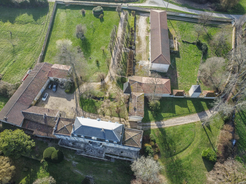 French property for sale in Cherves-Richemont, Charente - €698,250 - photo 5