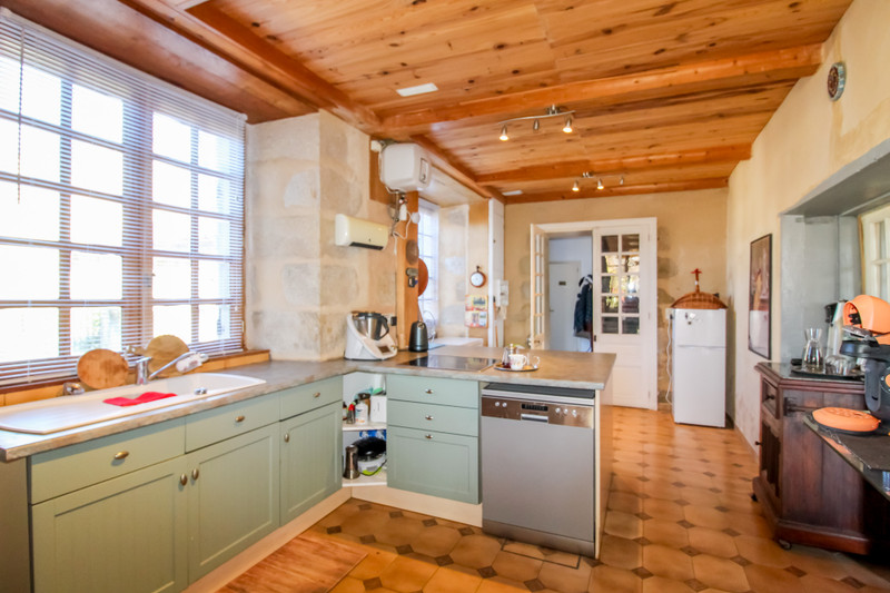 French property for sale in Châteauponsac, Haute-Vienne - €299,600 - photo 5