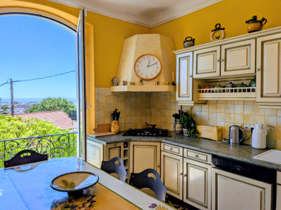 French property for sale in Nice, Alpes-Maritimes - €1,300,000 - photo 3
