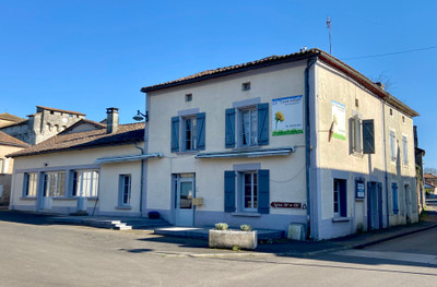 Commerce à vendre à Charras, Charente, Poitou-Charentes, avec Leggett Immobilier
