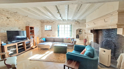 French property for sale in La Rochefoucauld-en-Angoumois, Charente - €413,400 - photo 1