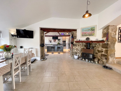 French property for sale in Faye-l'Abbesse, Deux-Sèvres - €583,000 - photo 2