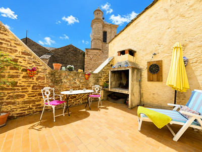French property for sale in Neffiès, Hérault - €335,000 - photo 2