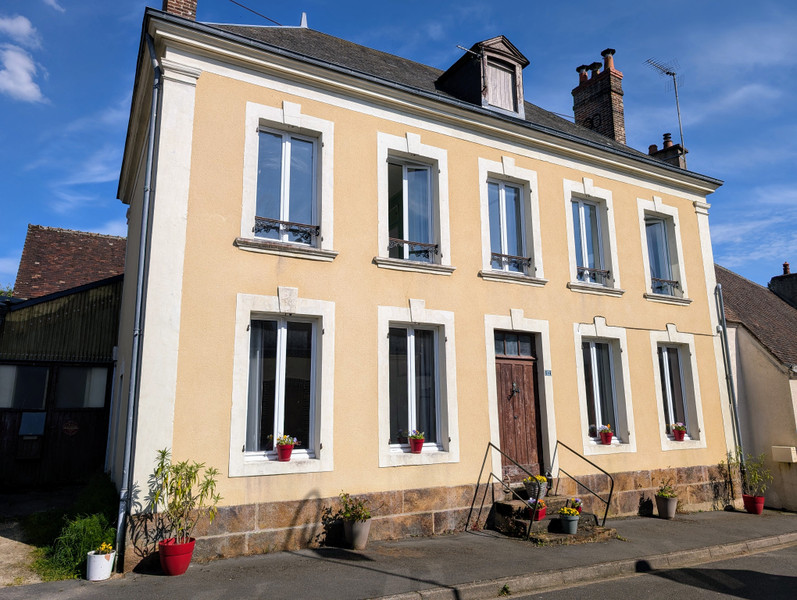 Maison à vendre à Beaumont-les-Autels, Eure-et-Loir - 145.000 € - photo 1