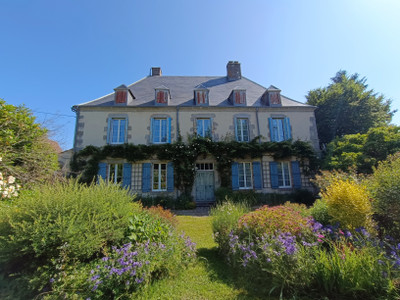 French property for sale in Auzances, Creuse - €319,000 - photo 1