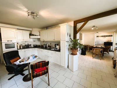 French property for sale in Saint-Mard, Charente-Maritime - €560,000 - photo 5