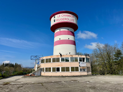 Immeuble à vendre à Le Chambon-Feugerolles, Loire, Rhône-Alpes, avec Leggett Immobilier