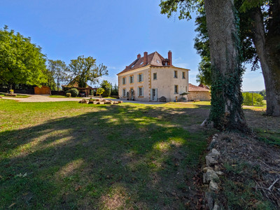French property for sale in Nanthiat, Dordogne - €1,047,000 - photo 3