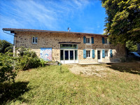 Propriété à vendre à Mazerolles, Charente - 267 500 € - photo n°1