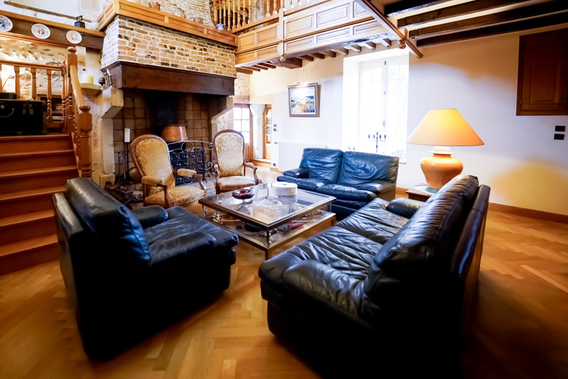 French property for sale in Bourgoin-Jallieu, Isère - €1,750,000 - photo 3