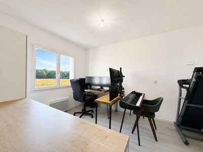 French property for sale in Sadirac, Gironde - €345,000 - photo 9