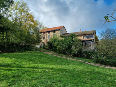 Maison à vendre à Châtel-Montagne, Allier, Auvergne, avec Leggett Immobilier