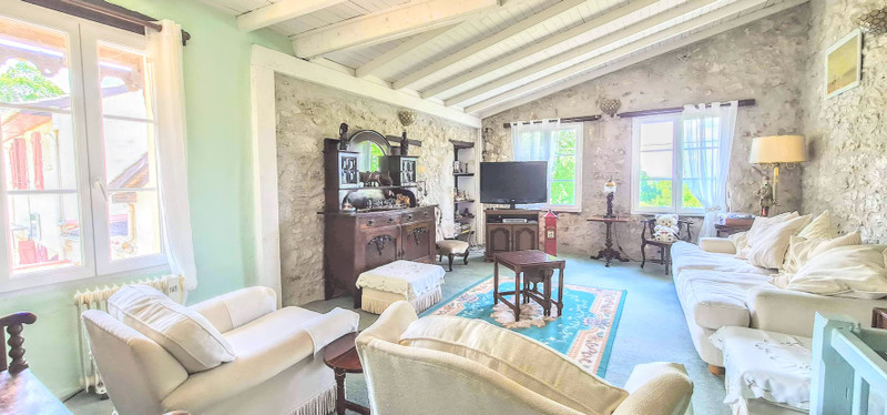 French property for sale in Loubès-Bernac, Lot-et-Garonne - &#8364;183,600 - photo 4