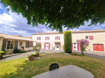Maison à vendre à Saint-Pompain, Deux-Sèvres, Poitou-Charentes, avec Leggett Immobilier