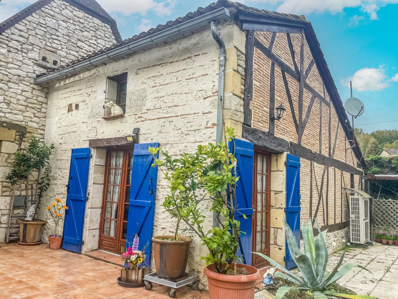 Maison à vendre à Le Fleix, Dordogne - 351 063 € - photo 1