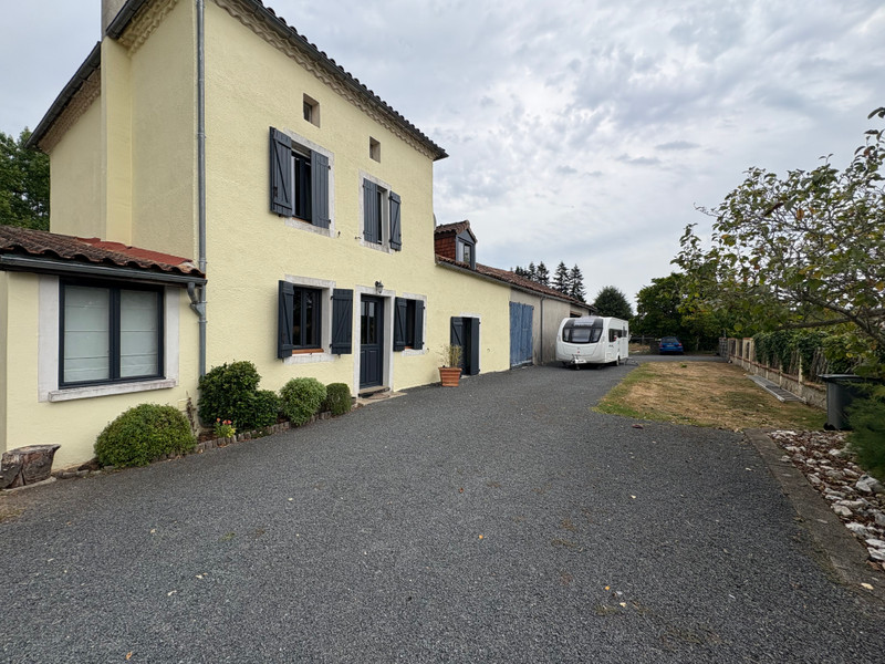 Maison à vendre à Saint-Saud-Lacoussière, Dordogne - 256.800 € - photo 1