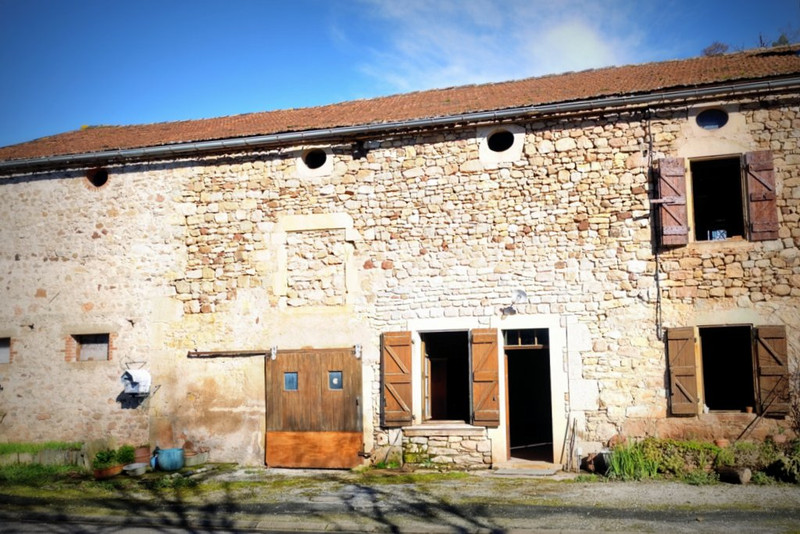 French property for sale in Puycelsi, Tarn - €89,500 - photo 2