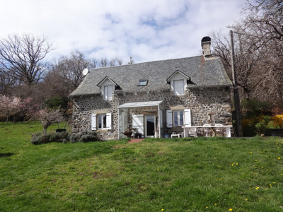 Maison à vendre à Bort-les-Orgues, Corrèze, Limousin, avec Leggett Immobilier
