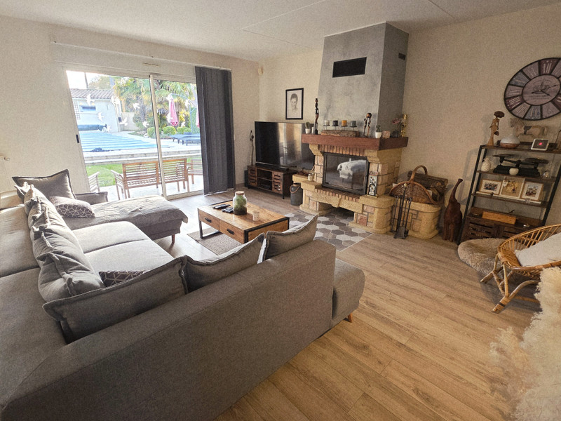 French property for sale in Saint-Astier, Dordogne - €372,000 - photo 6