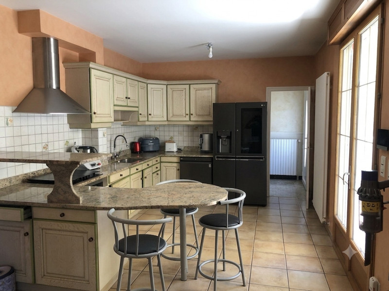 French property for sale in Sauzé-Vaussais, Deux-Sèvres - €244,000 - photo 2