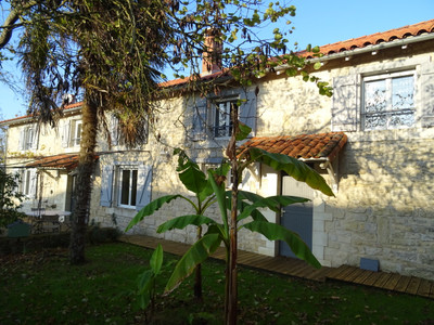 Maison à vendre à La Chapelle-Bâton, Vienne, Poitou-Charentes, avec Leggett Immobilier